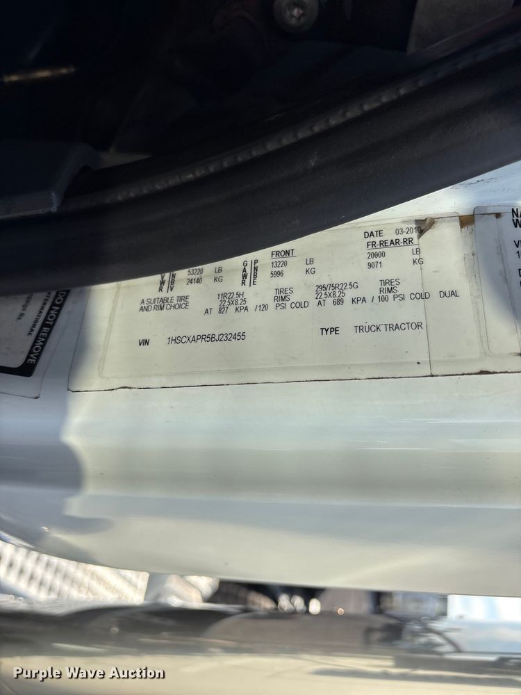 image for item EG9156 2011 International LoneStar semi truck