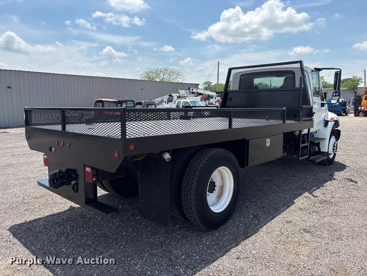image for item EG9162 2009 International DuraStar 4300 flatbed truck