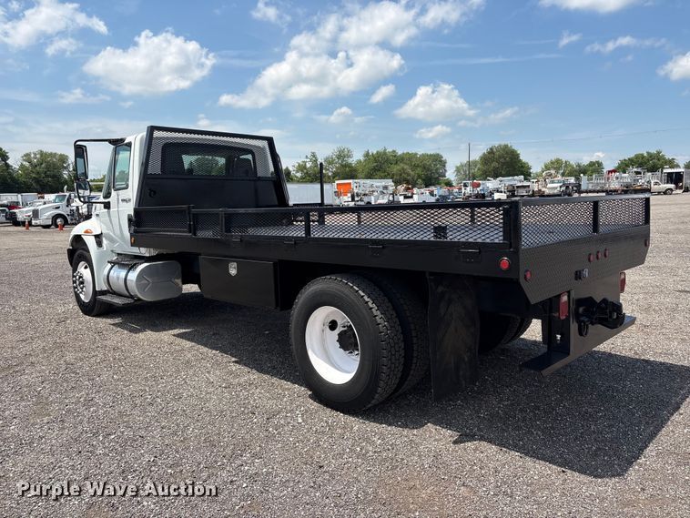 image for item EG9162 2009 International DuraStar 4300 flatbed truck