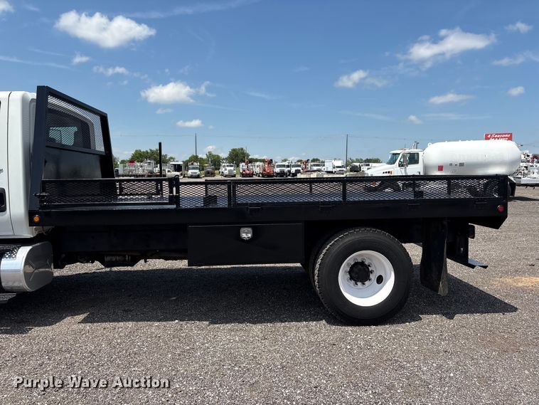 image for item EG9162 2009 International DuraStar 4300 flatbed truck