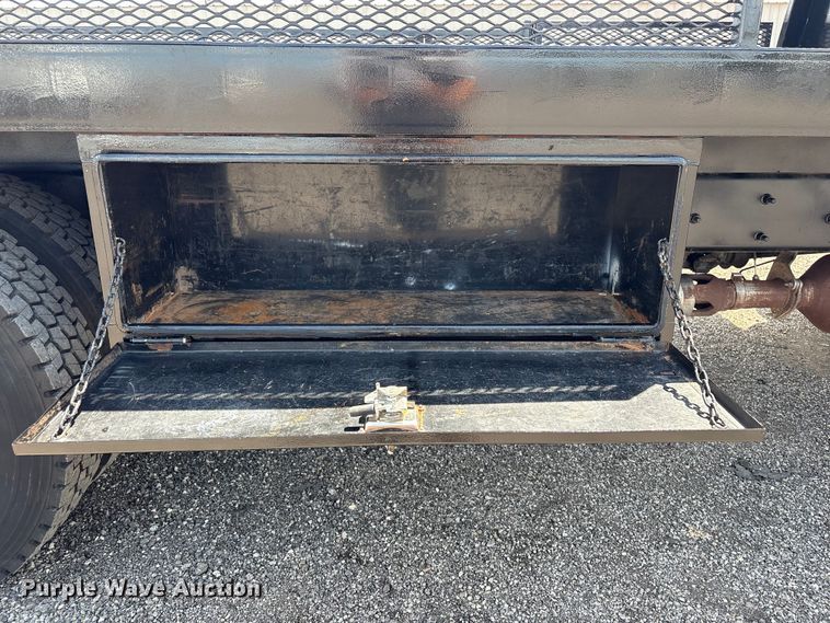image for item EG9162 2009 International DuraStar 4300 flatbed truck