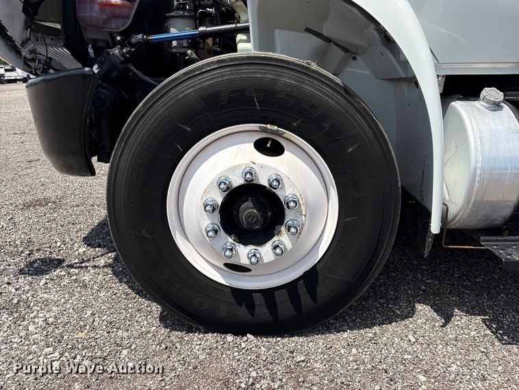 image for item EG9162 2009 International DuraStar 4300 flatbed truck