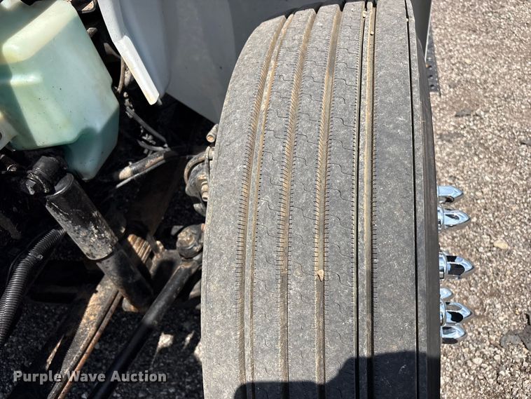 image for item EG9162 2009 International DuraStar 4300 flatbed truck