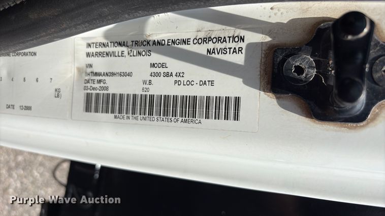 image for item EG9162 2009 International DuraStar 4300 flatbed truck