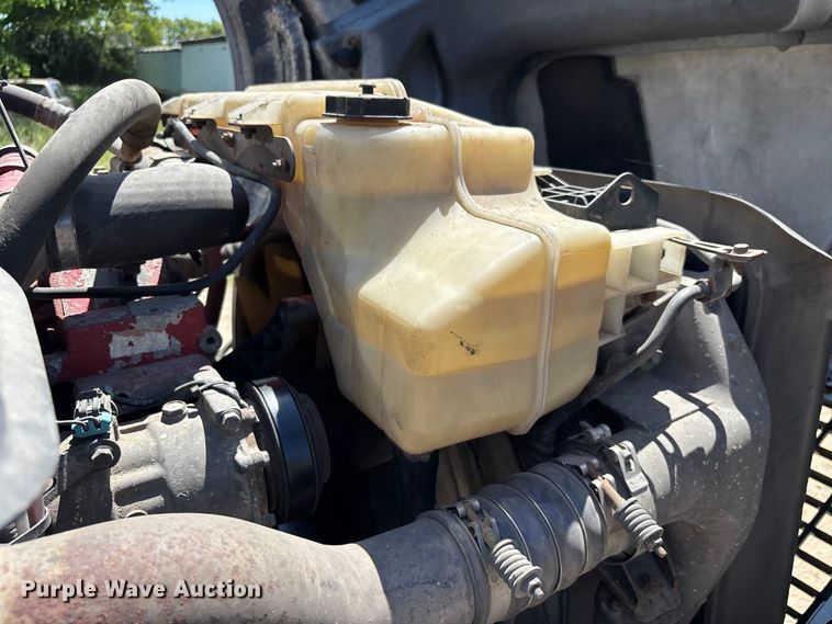 image for item EM5112 2011 Volvo VNL semi truck