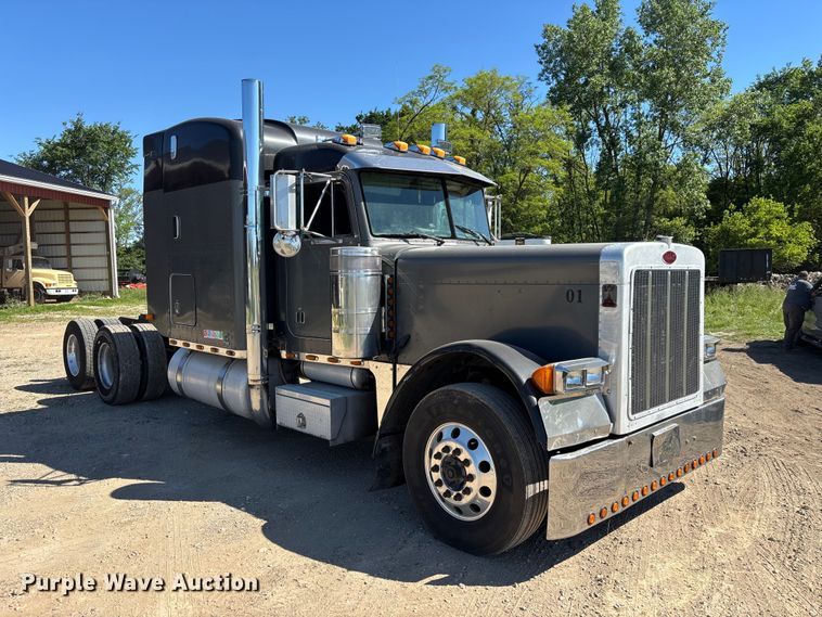 image for item EM5116 2000 Peterbilt 379 semi truck
