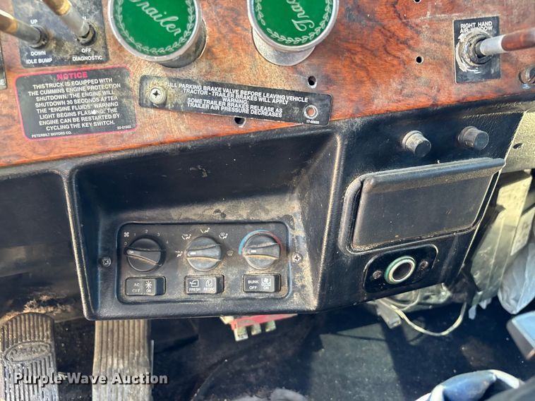 image for item EM5116 2000 Peterbilt 379 semi truck