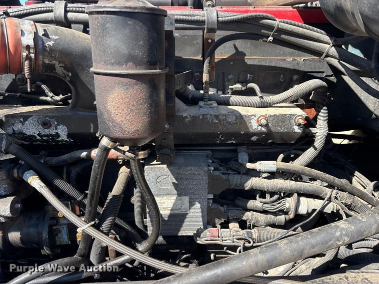 image for item EM5116 2000 Peterbilt 379 semi truck