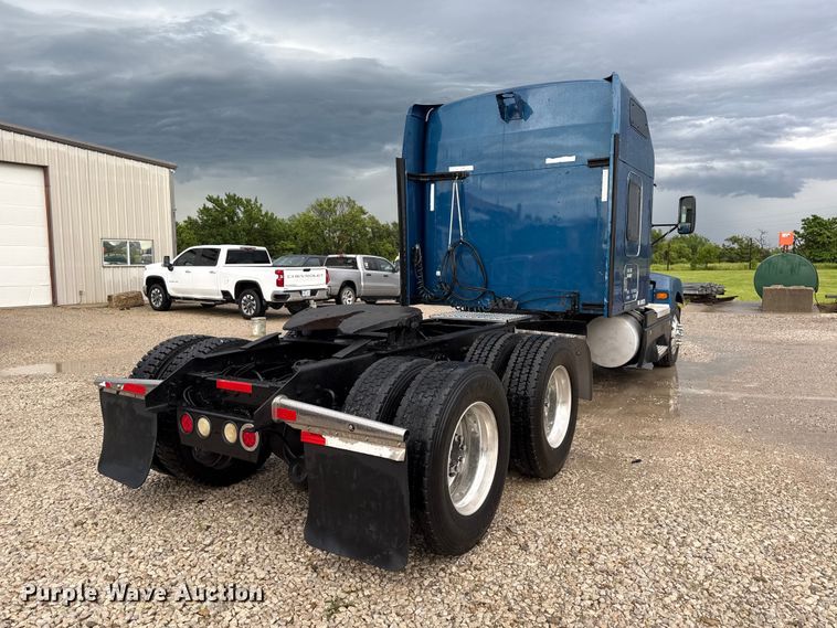 image for item EN0325 2007 Kenworth T600 semi truck