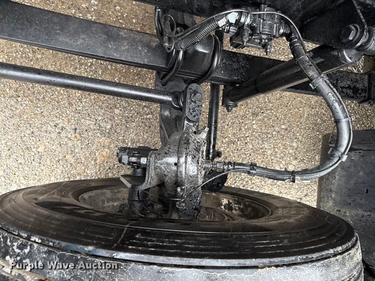 image for item EN0325 2007 Kenworth T600 semi truck