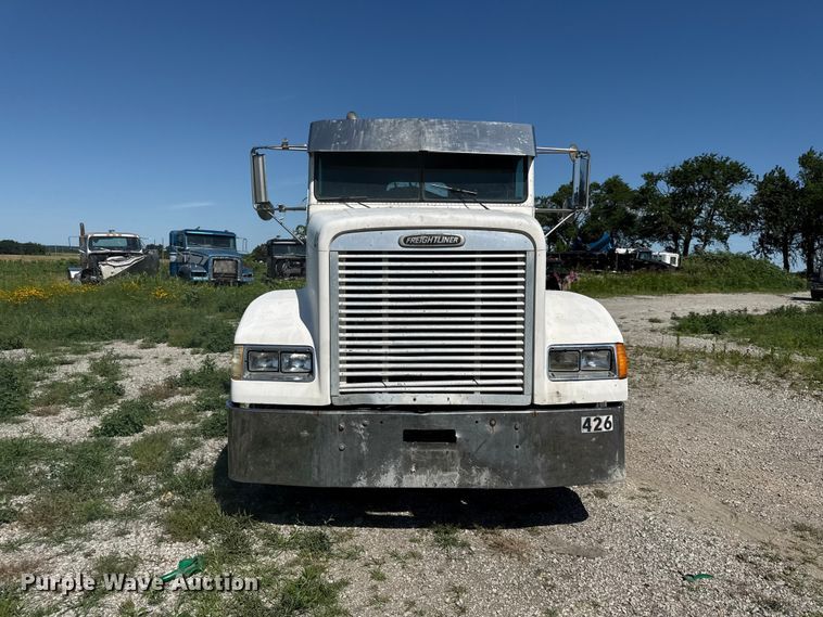 image for item EN0417 1996 Freightliner FLD semi truck