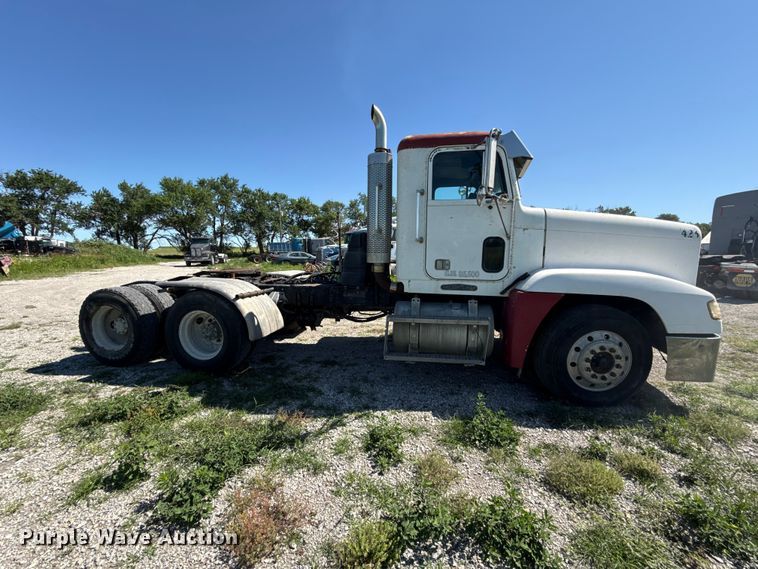 image for item EN0417 1996 Freightliner FLD semi truck