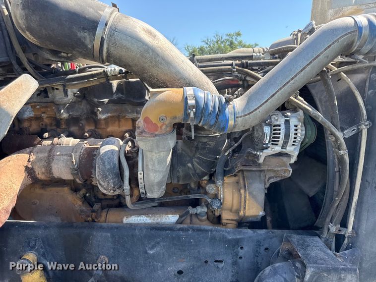 image for item EN0417 1996 Freightliner FLD semi truck