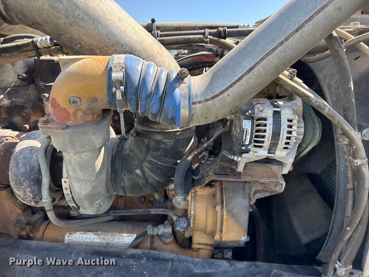 image for item EN0417 1996 Freightliner FLD semi truck