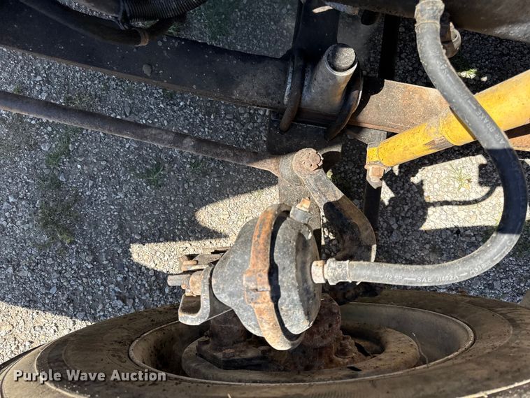 image for item EN0417 1996 Freightliner FLD semi truck