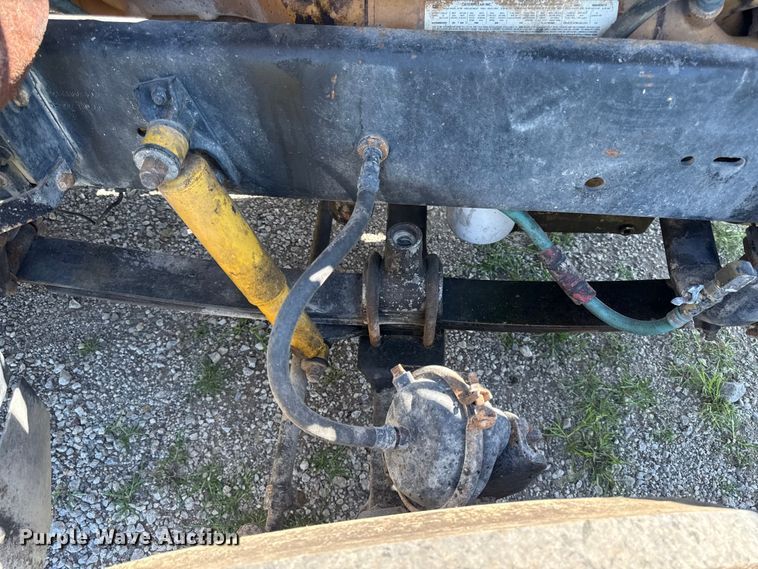 image for item EN0417 1996 Freightliner FLD semi truck