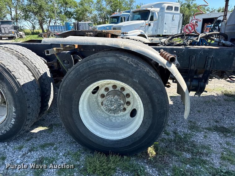 image for item EN0417 1996 Freightliner FLD semi truck