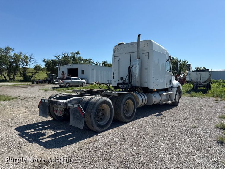 image for item EN0419 2007 Freightliner Columbia semi truck