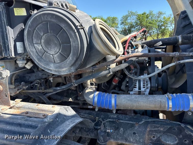 image for item EN0419 2007 Freightliner Columbia semi truck