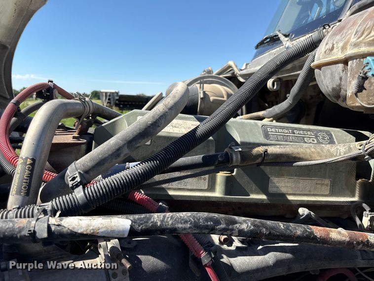 image for item EN0419 2007 Freightliner Columbia semi truck