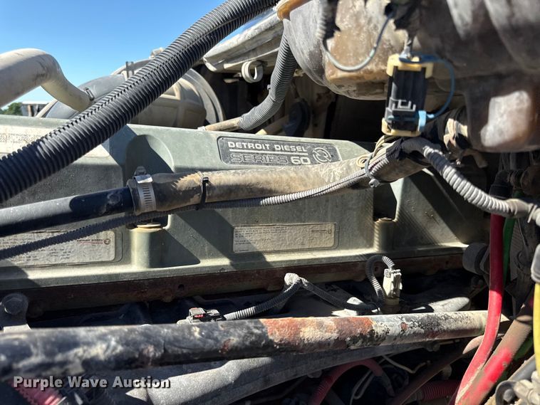 image for item EN0419 2007 Freightliner Columbia semi truck