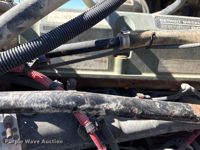 image for item EN0419 2007 Freightliner Columbia semi truck