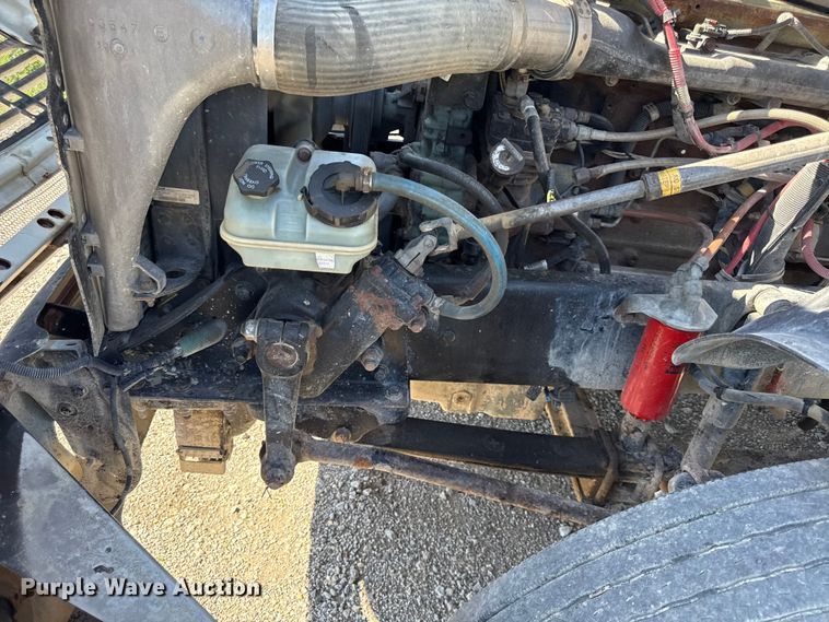 image for item EN0419 2007 Freightliner Columbia semi truck
