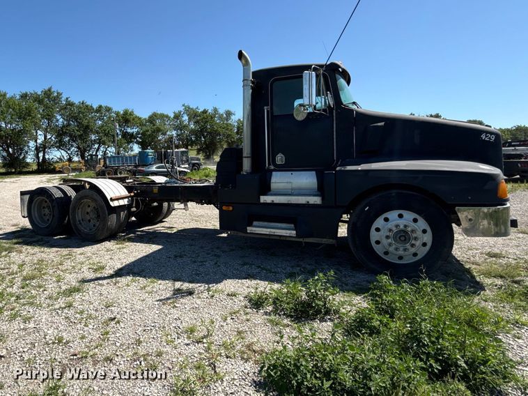image for item EN0421 1993 Kenworth semi truck