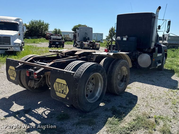 image for item EN0421 1993 Kenworth semi truck