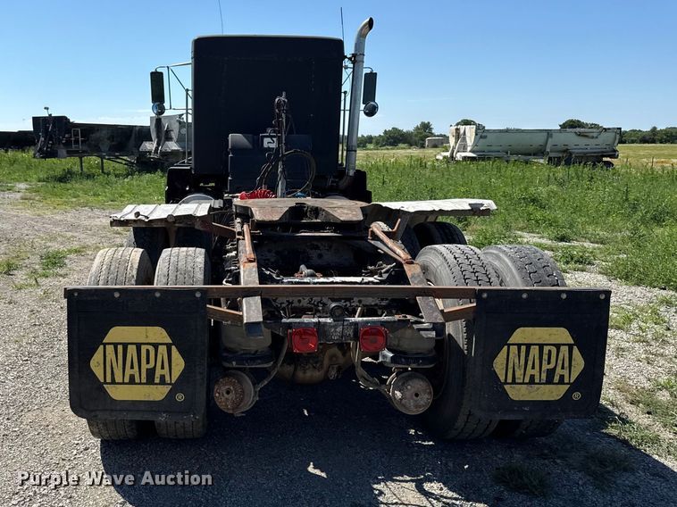 image for item EN0421 1993 Kenworth semi truck