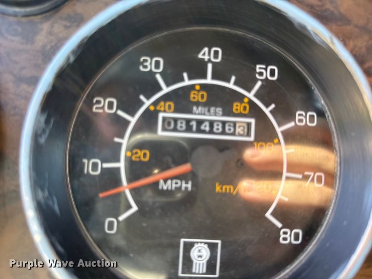 image for item EN0421 1993 Kenworth semi truck