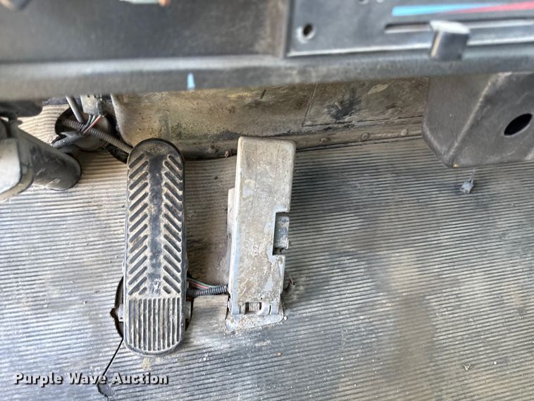 image for item EN0421 1993 Kenworth semi truck