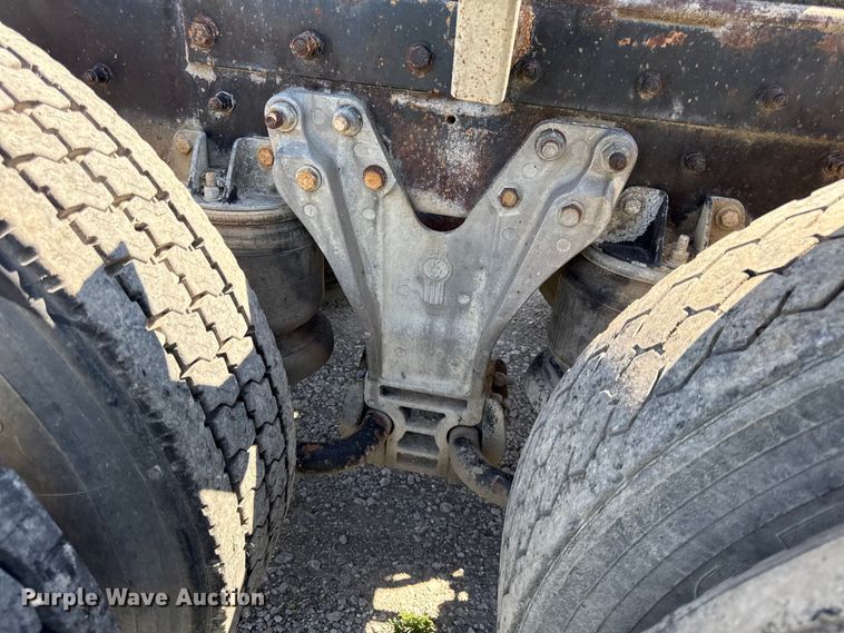image for item EN0421 1993 Kenworth semi truck