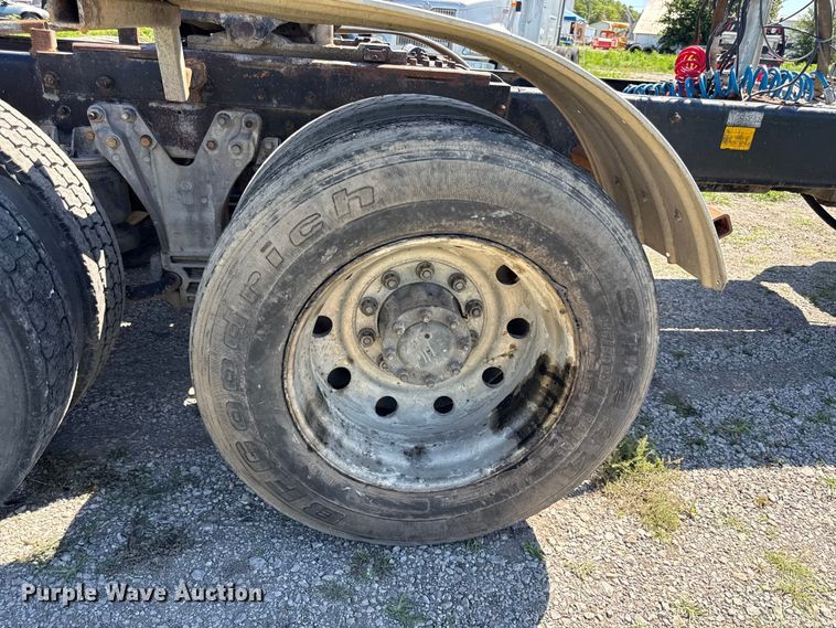 image for item EN0421 1993 Kenworth semi truck