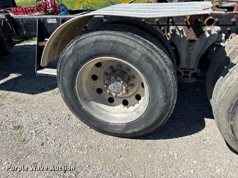 image for item EN0421 1993 Kenworth semi truck