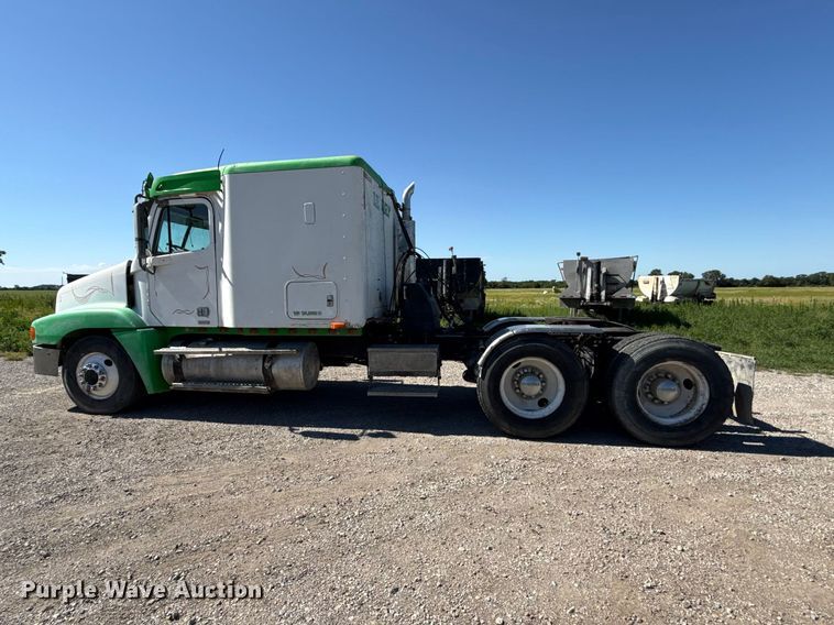 image for item EN0422 1998 Freightliner Columbia semi truck