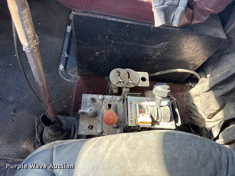 image for item EN0424 1991 Kenworth T600 semi truck