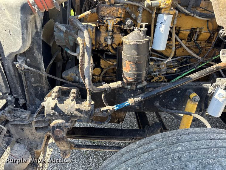 image for item EN0424 1991 Kenworth T600 semi truck