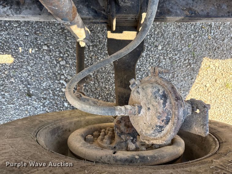 image for item EN0424 1991 Kenworth T600 semi truck