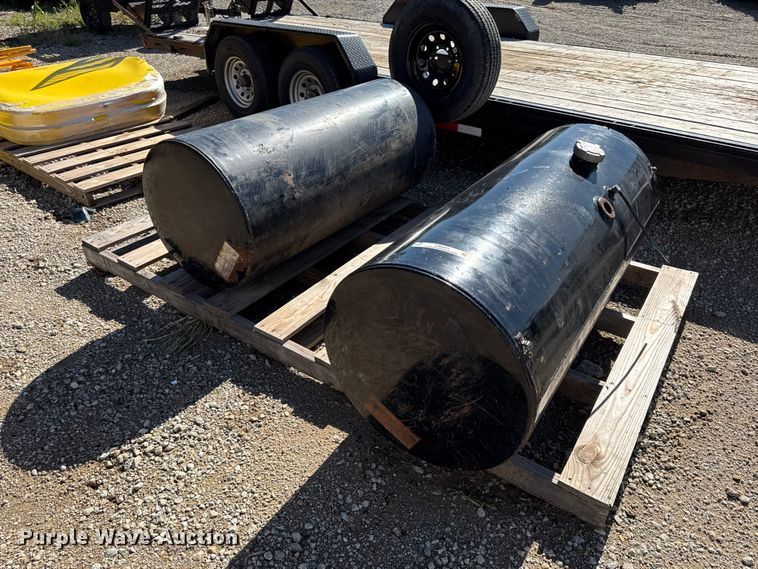 image for item EN0431 (2) Fuel tanks