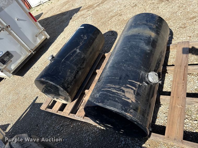 image for item EN0431 (2) Fuel tanks