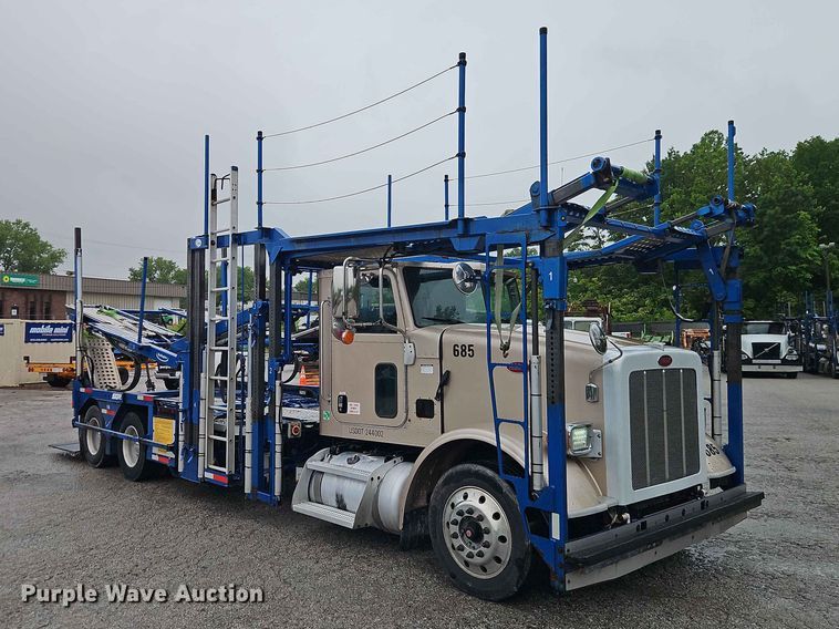 image for item EO7377 2016 Peterbilt 365 car carrier truck