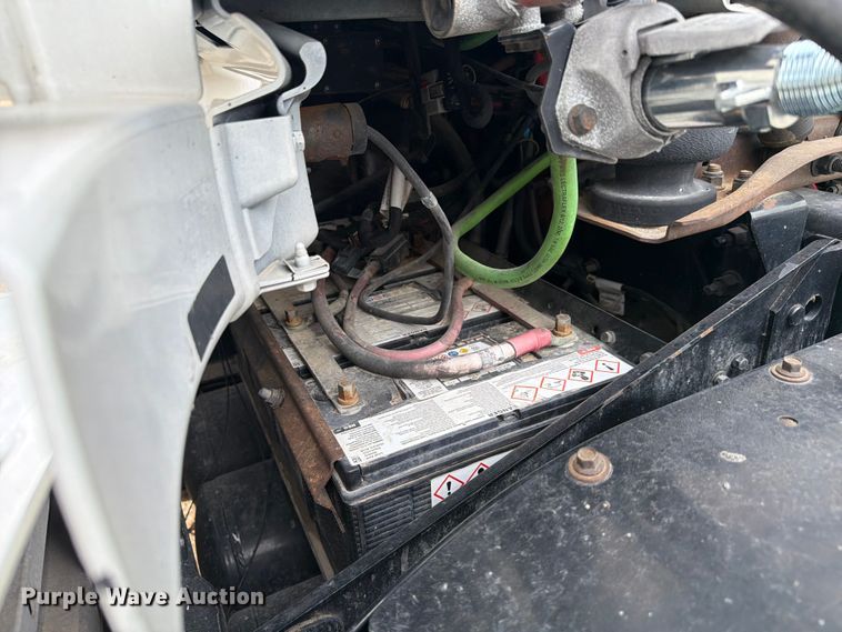 image for item ER3005 2020 Volvo VNR semi truck