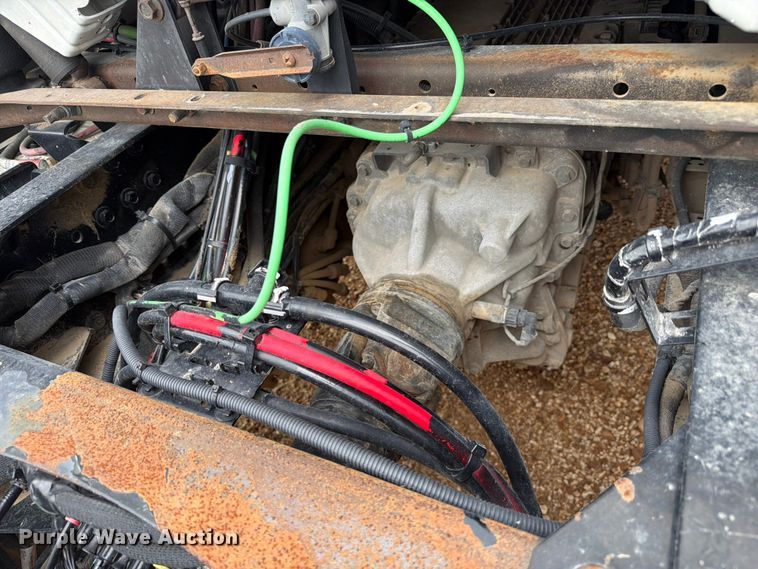 image for item ER3005 2020 Volvo VNR semi truck
