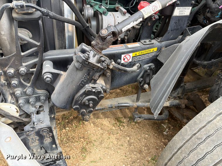 image for item ER3005 2020 Volvo VNR semi truck