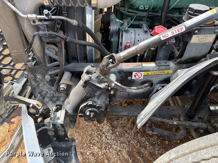 image for item ER3006 2020 Volvo VNR semi truck