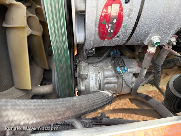 image for item ER3006 2020 Volvo VNR semi truck
