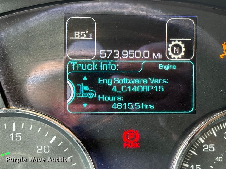 image for item ER3015 2015 Kenworth T680 semi truck
