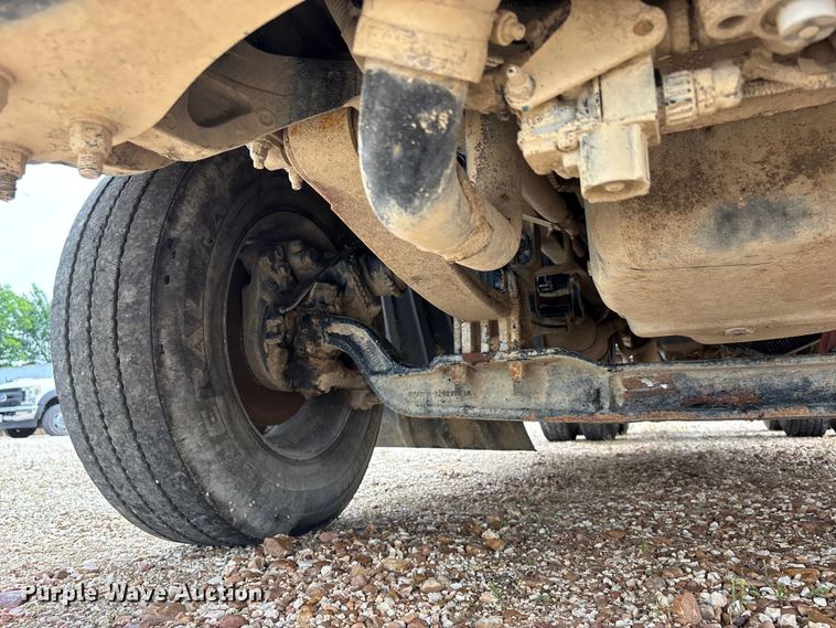 image for item ER3015 2015 Kenworth T680 semi truck