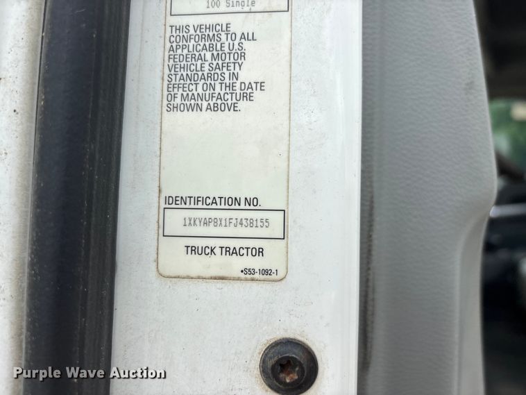 image for item ER3015 2015 Kenworth T680 semi truck